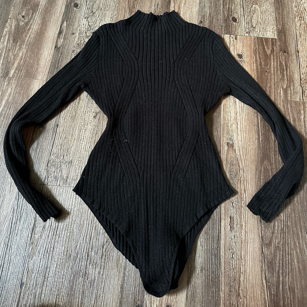 Lulus black mock neck bodysuit